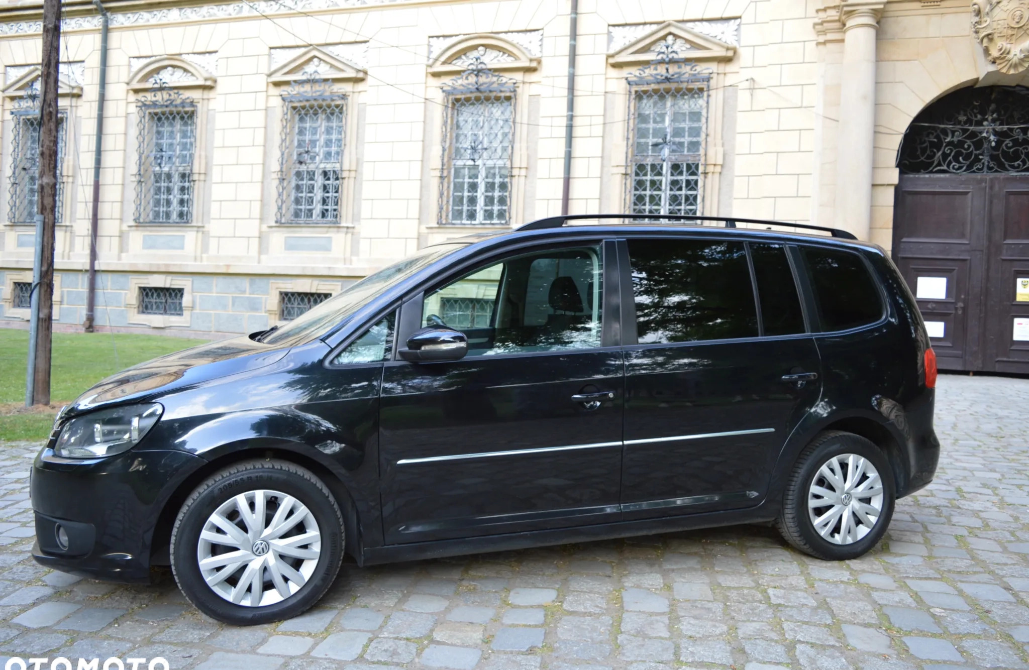 Volkswagen Touran cena 23700 przebieg: 306000, rok produkcji 2011 z Świebodzin małe 56